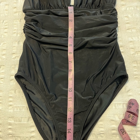 VIX Black One Piece Swimsuit - Picture 4 of 7